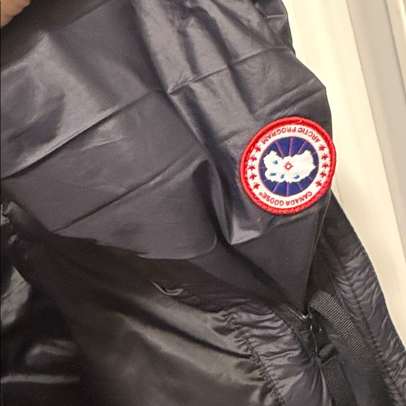 Canada Goose Women’s Packable Jacket 2209l - Picture 13 of 16